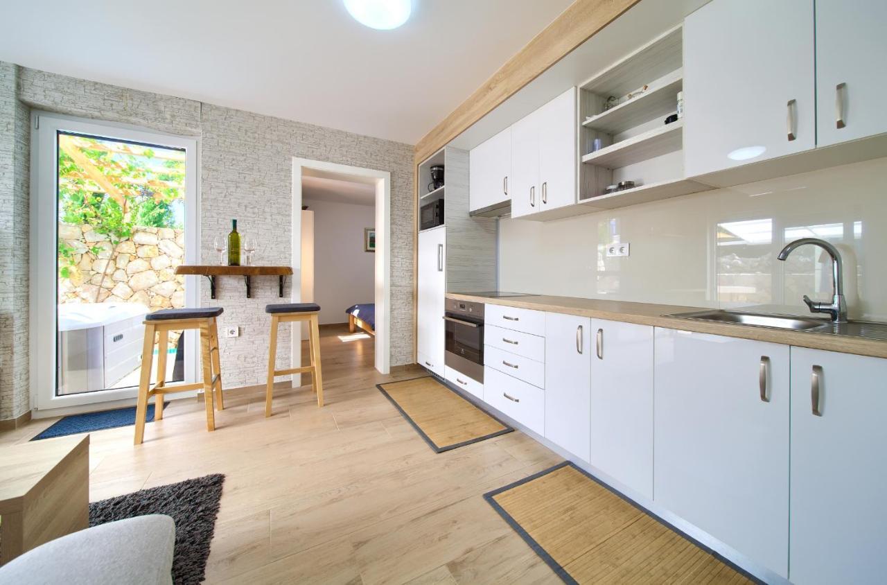 Apartments Nadica Deluxe Malinska Zewnętrze zdjęcie