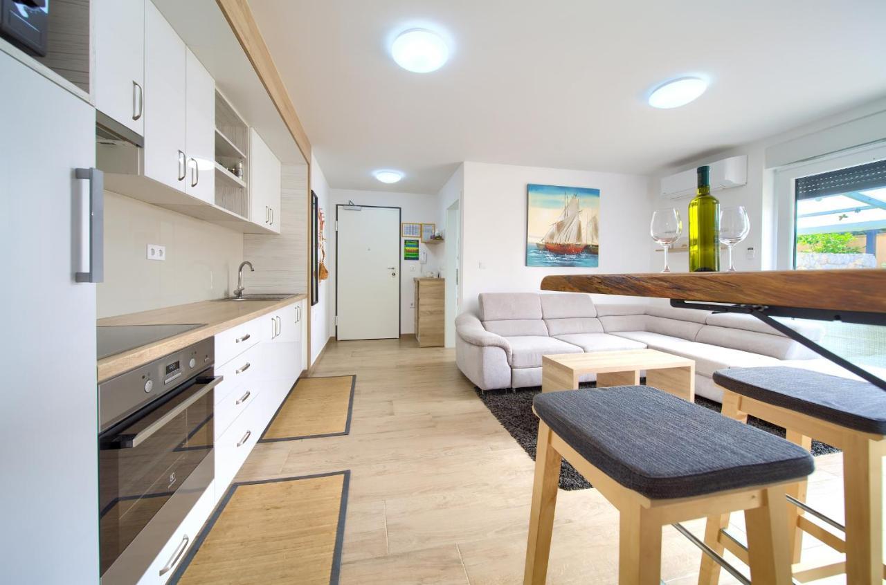 Apartments Nadica Deluxe Malinska Zewnętrze zdjęcie