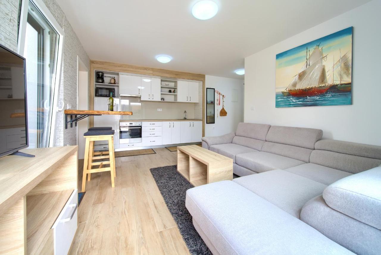 Apartments Nadica Deluxe Malinska Zewnętrze zdjęcie